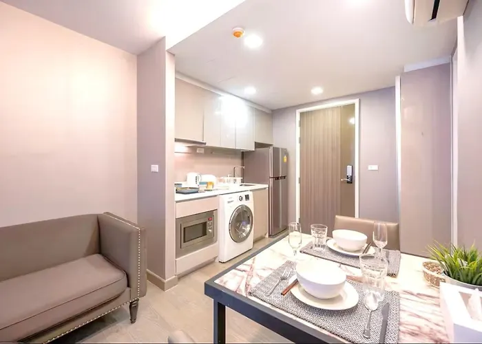 Dazzle Sukhumvit 방콕