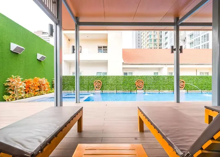 Dazzle Sukhumvit 방콕